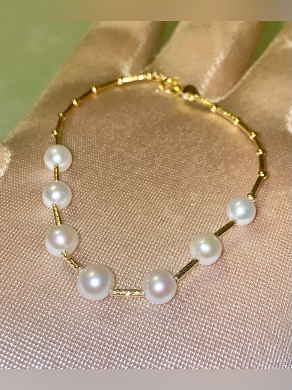 18 K Gold Pearl Station Bracelet - Elegant White Pearls